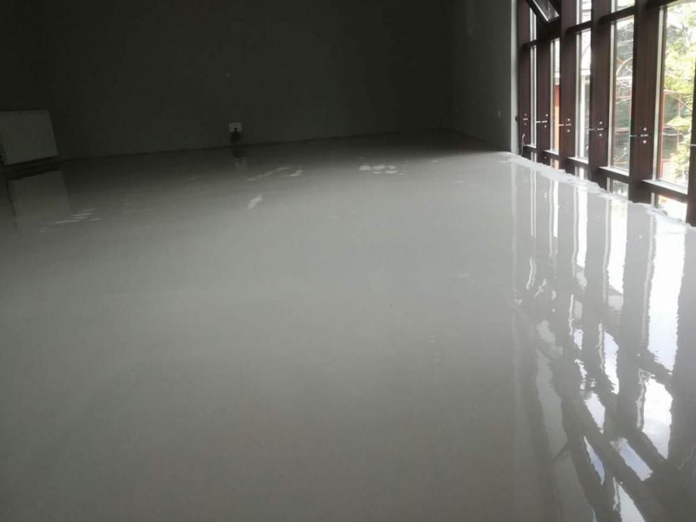 Саморазливна замазка