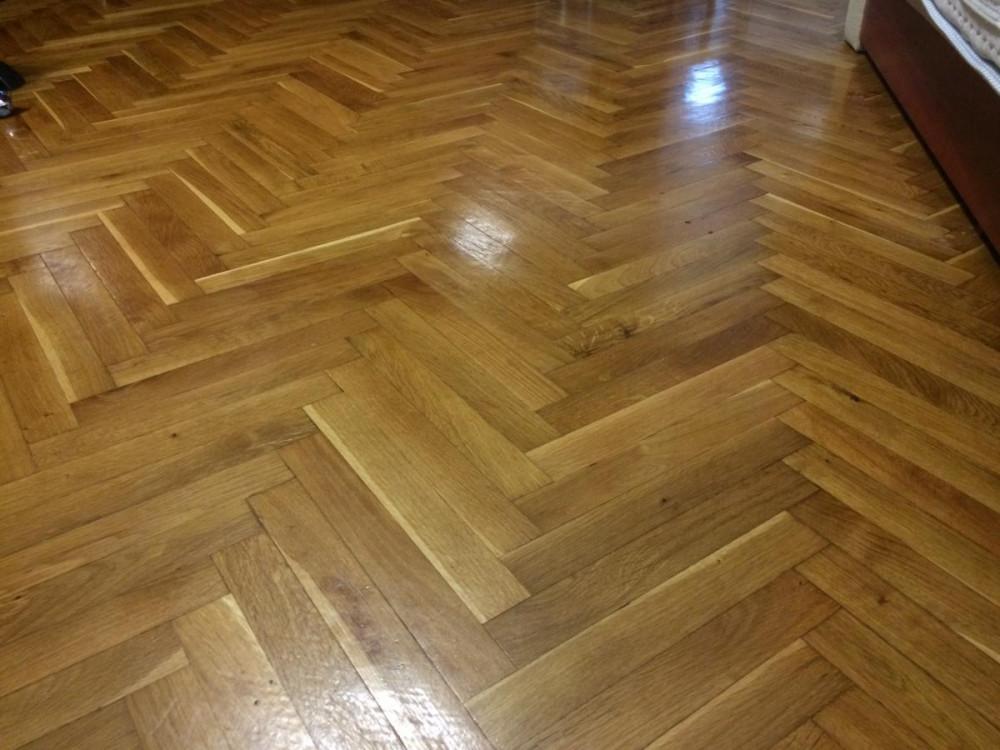 Скърцащ паркет