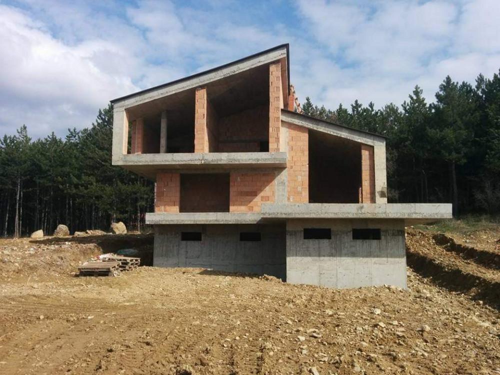 FC5BAD35-018E-4C3C-BFA1-3235973B2624