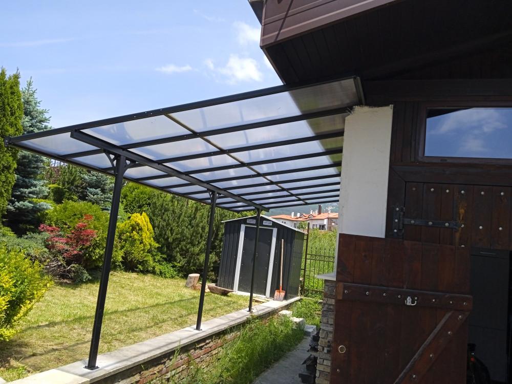 Алуминиев навес тип стена.