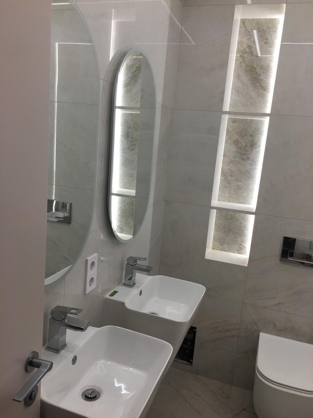 Тоалетна чиния  с вградена система Geberit