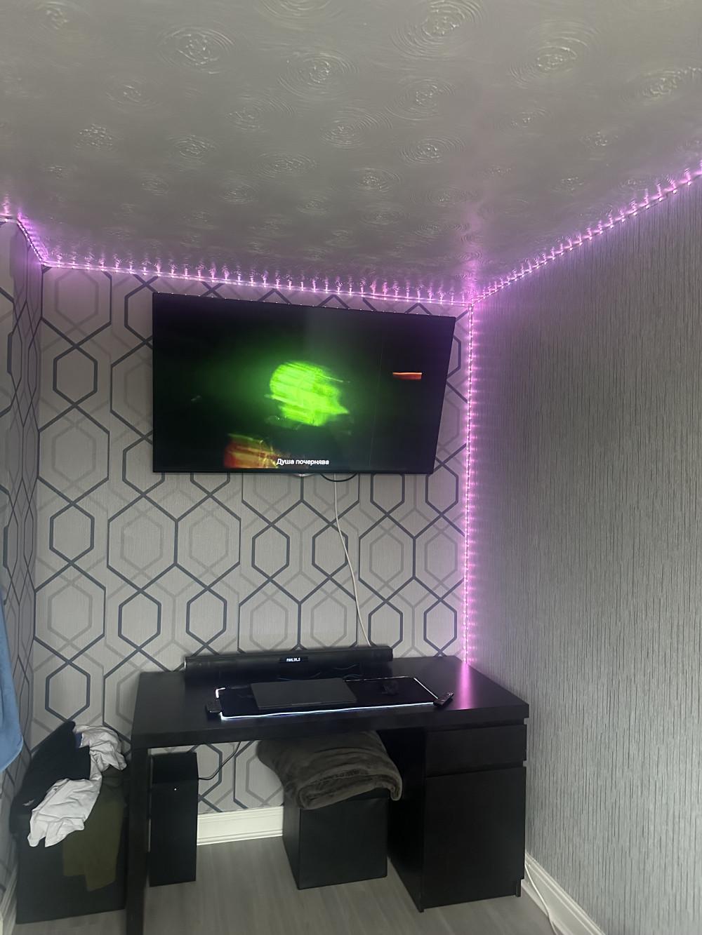 Бюро и стойка за телевизор!