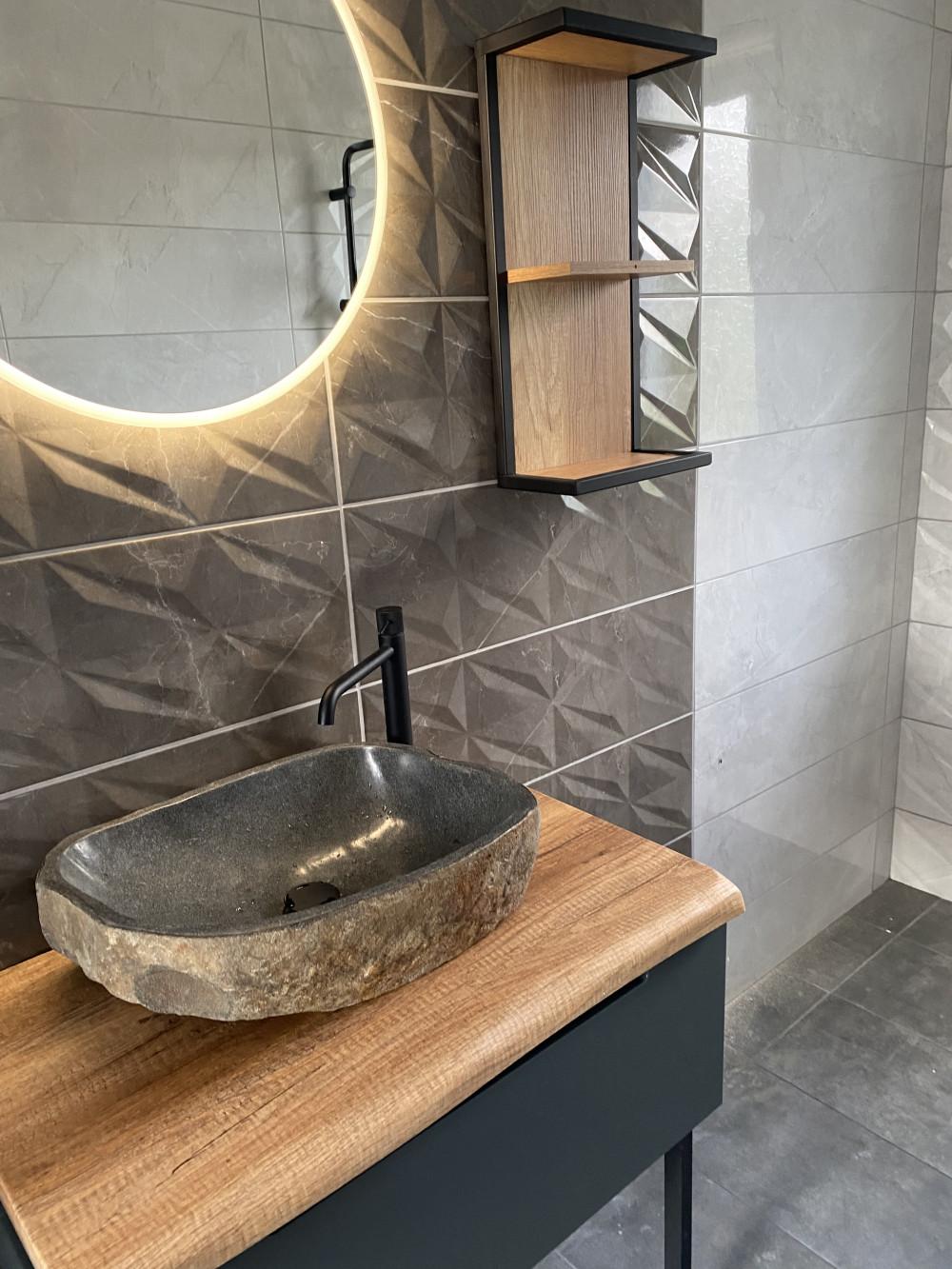 C59C124B-FFCF-4143-B803-BC5676861833