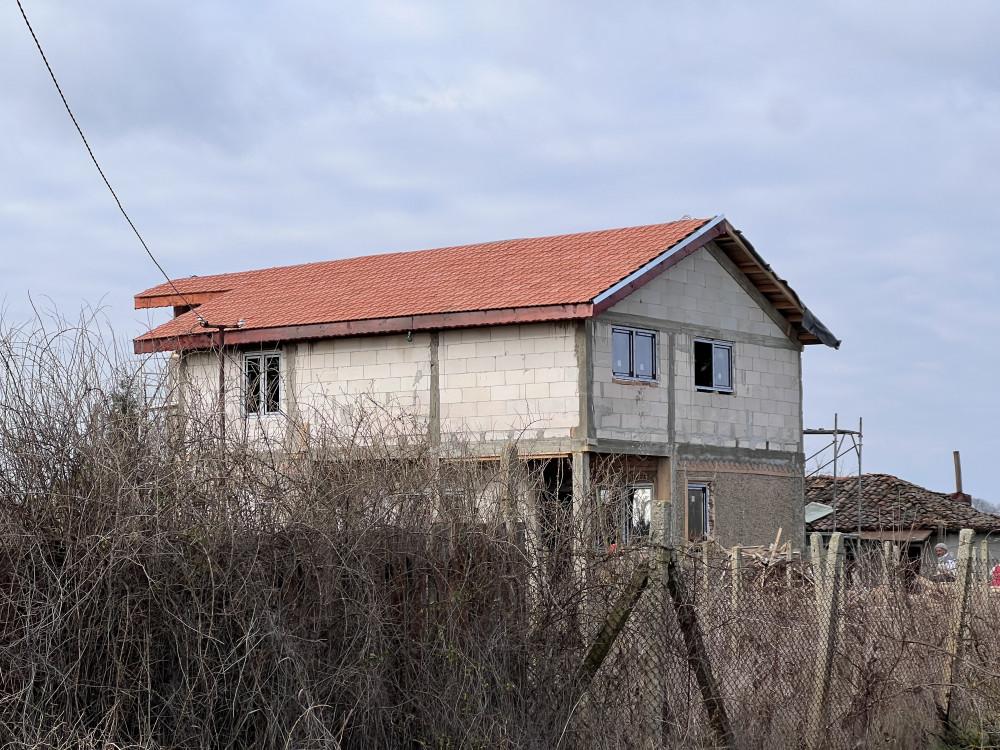 Изграждане на Етаж и Нов Покрив