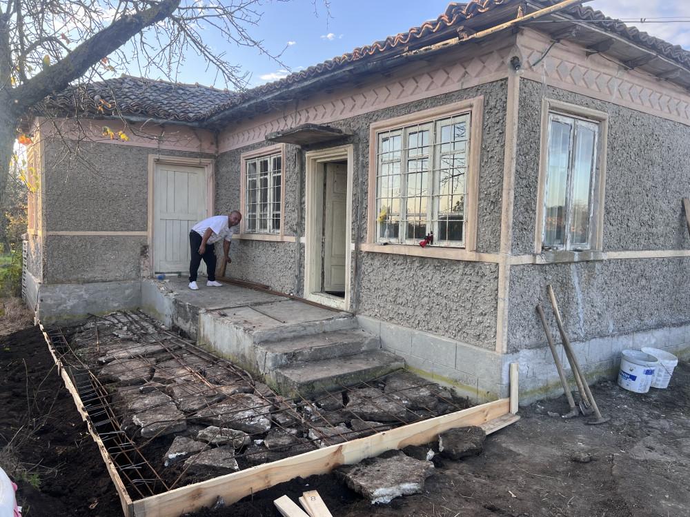 Изграждане на Етаж и Нов Покрив