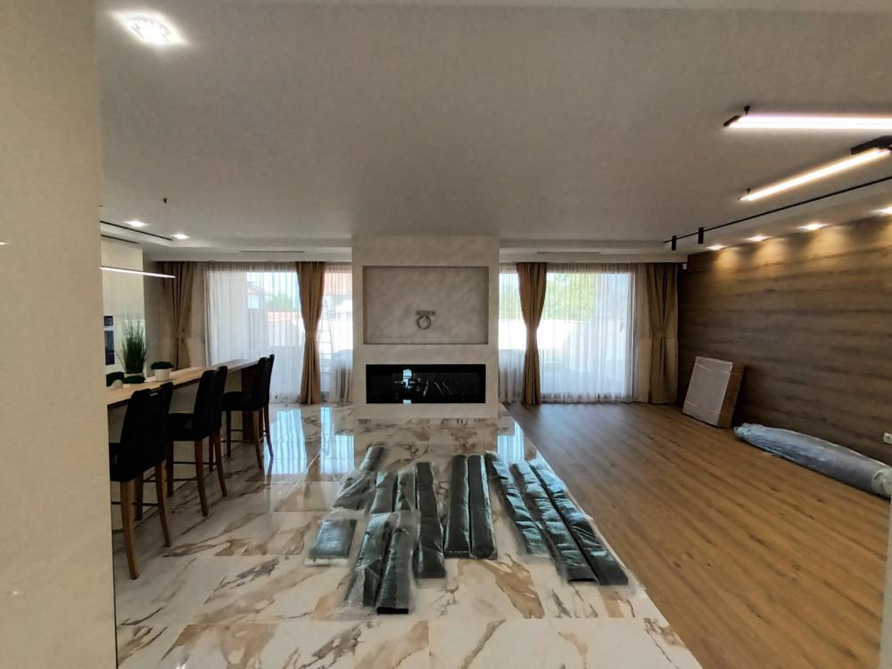 Дневна с камина