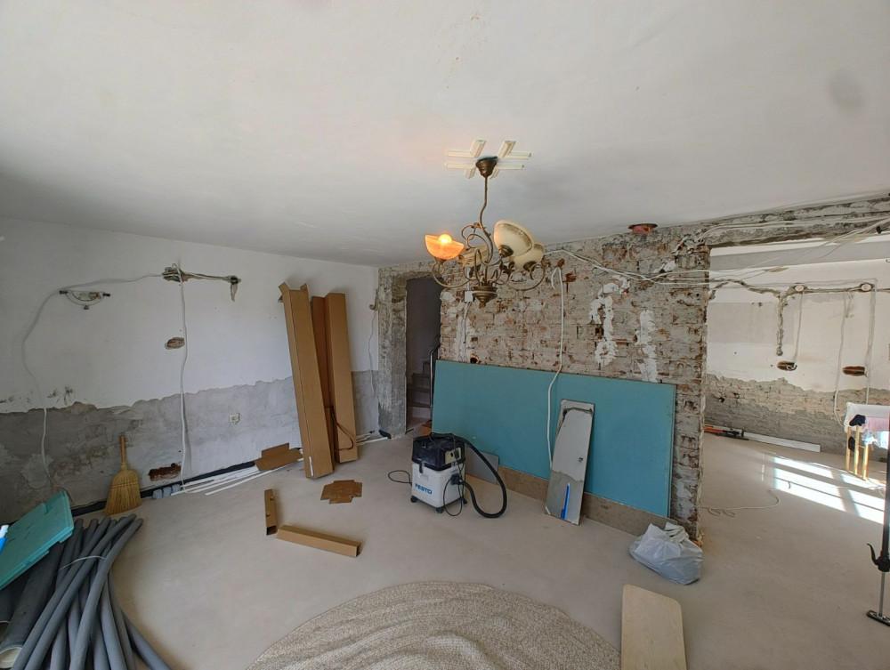 IMG-e153a9e1d5fc289a23b49fe631d80f5b-V