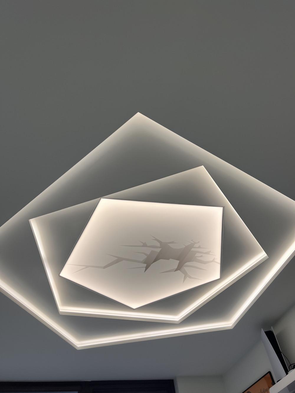 Декоративно Лед осветление на окачен таван