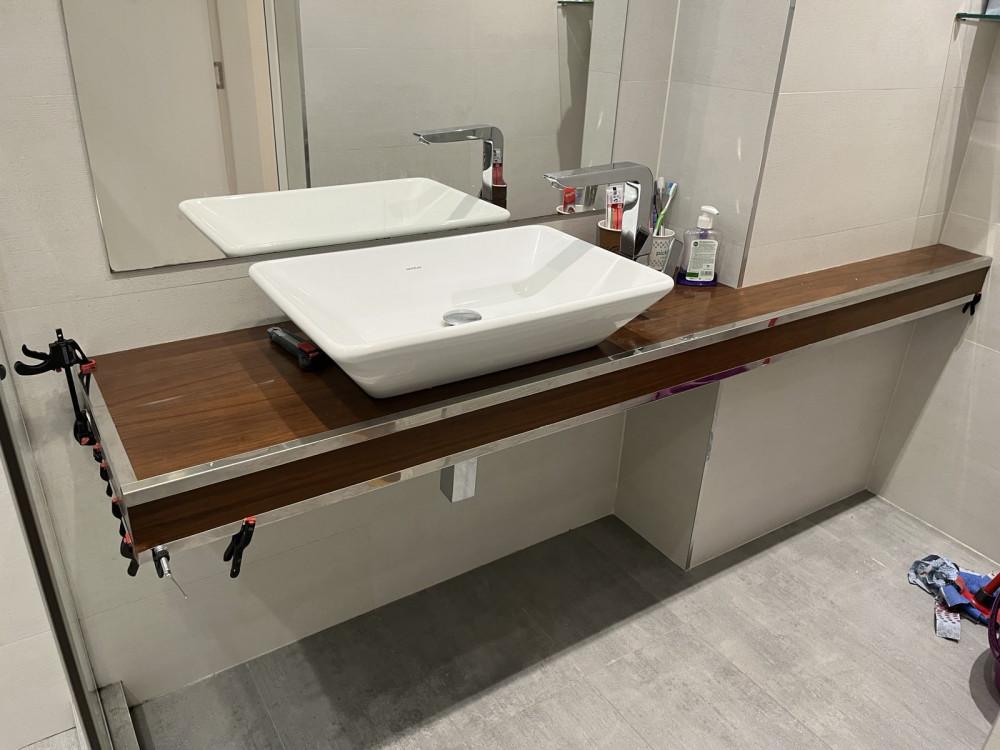 Мивка и стелаж