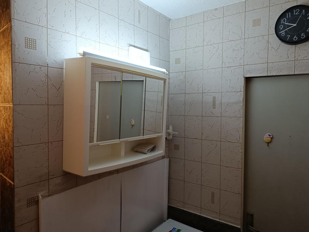 Завършване на баня с тапети