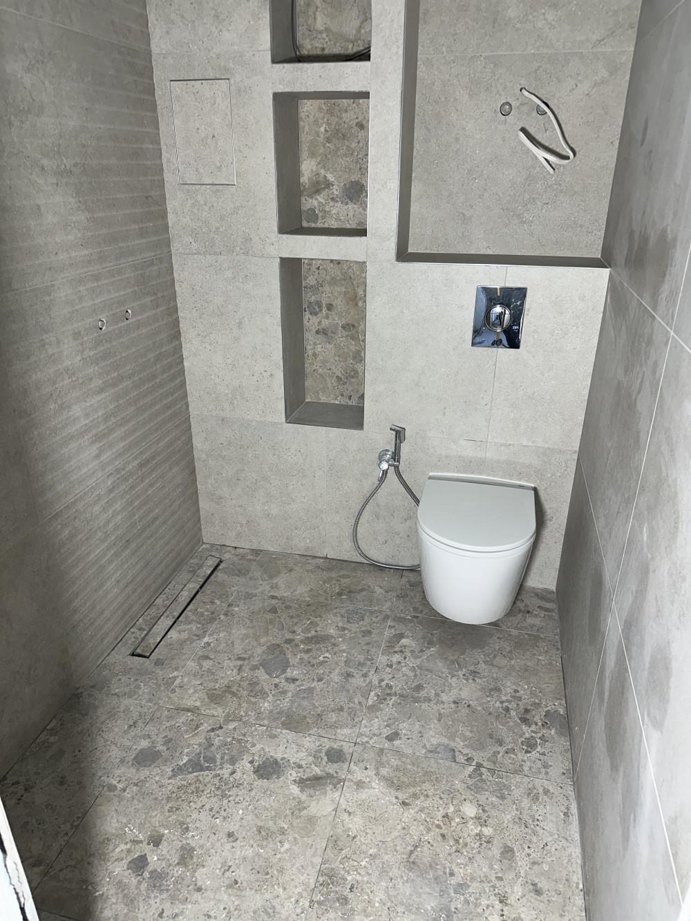 Баня / Тоалетна Първи Етаж