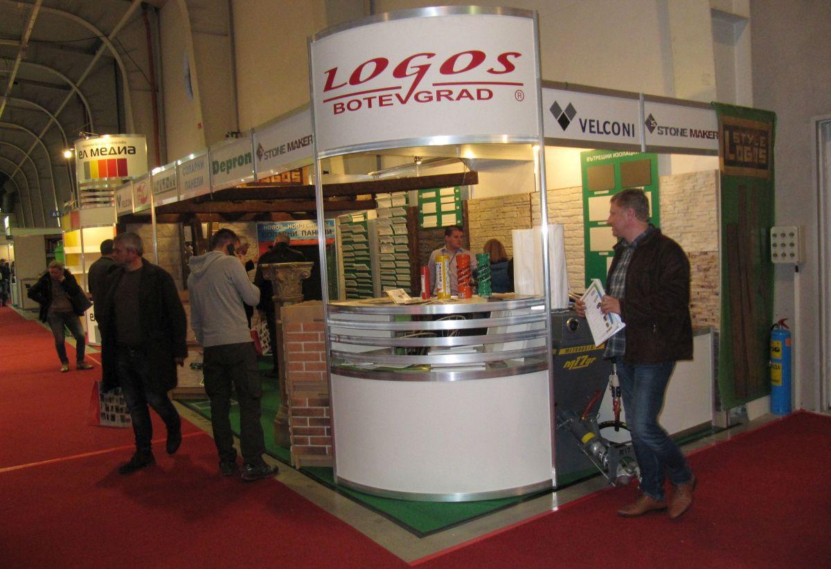 Над 150 участници, тематично разделени по зали