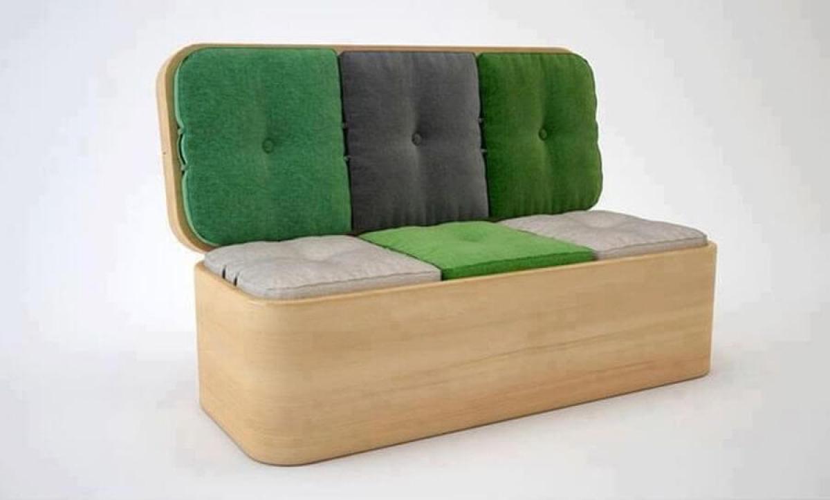 Симпатичен малък диван