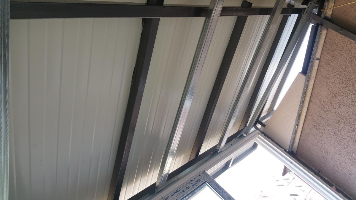 Покрив панелен на конструкция.