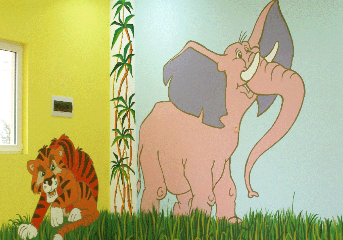 декорация на стени в детски център-2