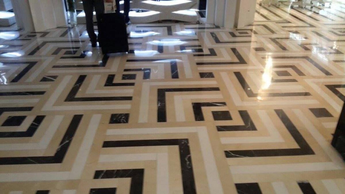 Каменен под