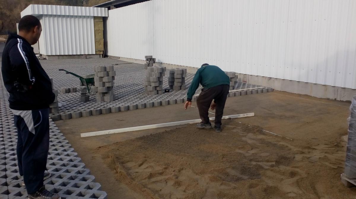 Настилка с бетонни тела..за паркинг