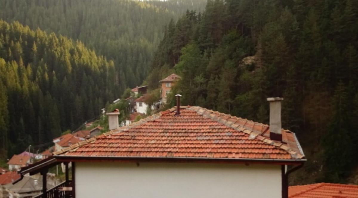 Покрив четирискатен