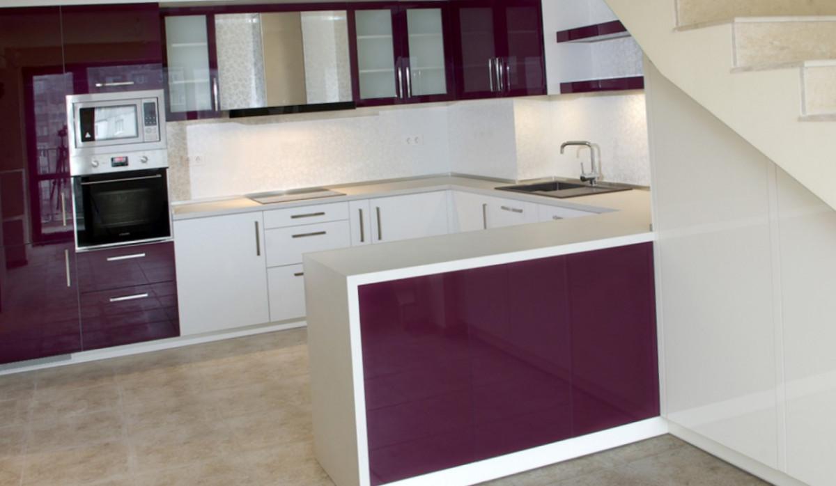 Мебели по поръчка