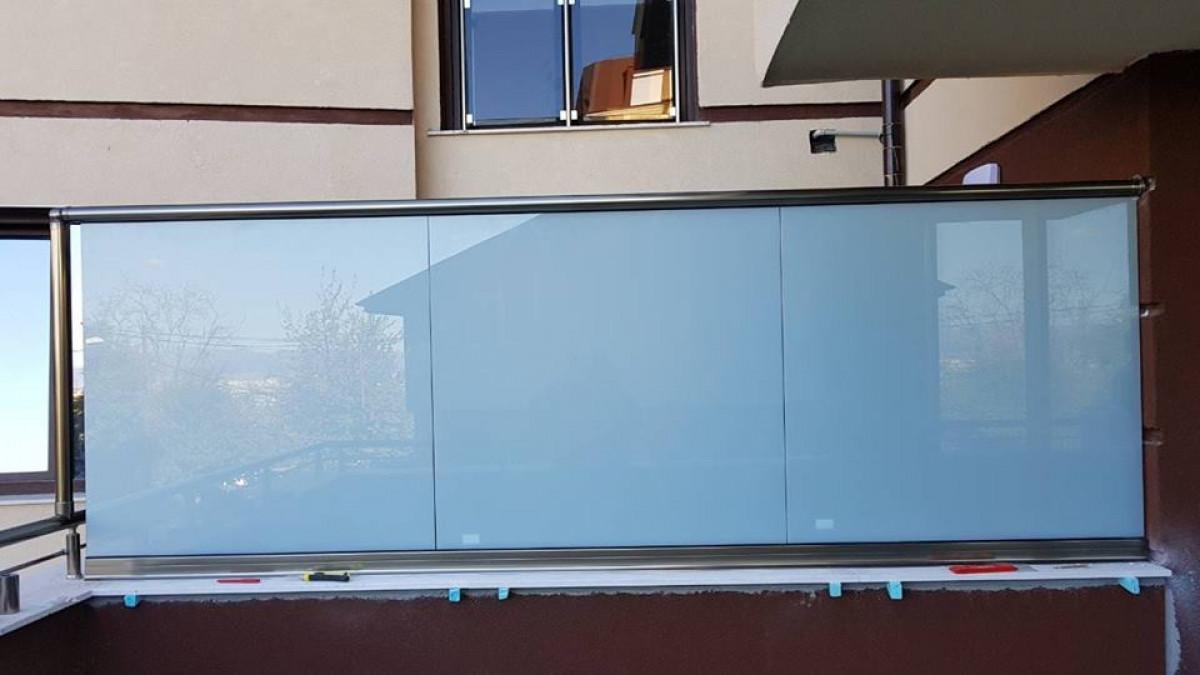 алуминиев парапет преграда с цял профил матирано стъкло