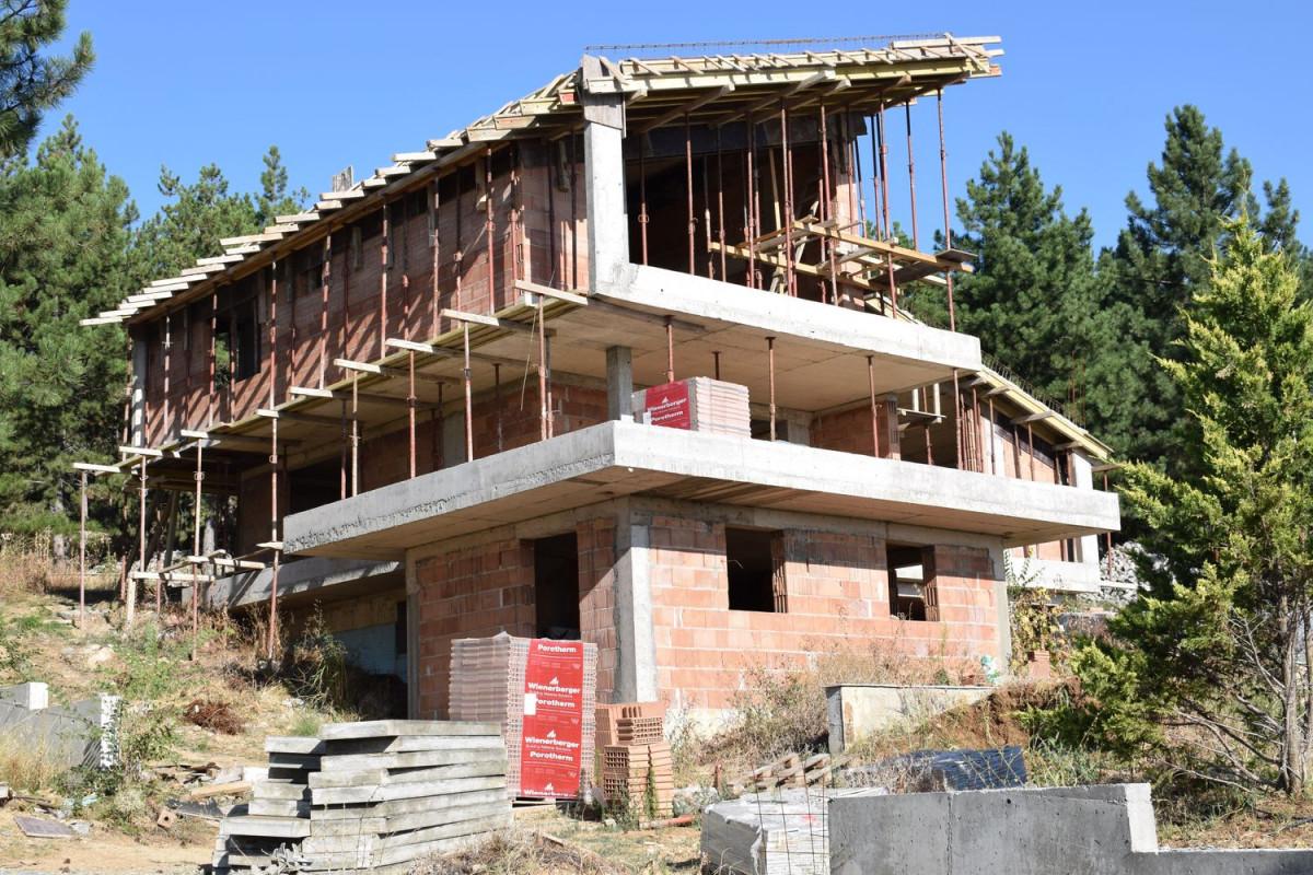 9E97E3B1-D60C-47BA-9565-5A36C6E0525C