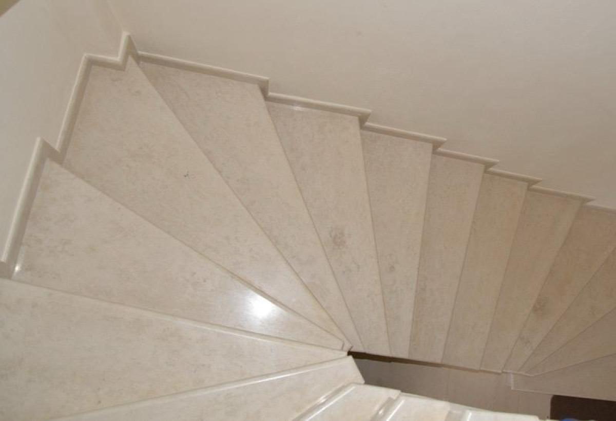 стъпала варовик.jpg