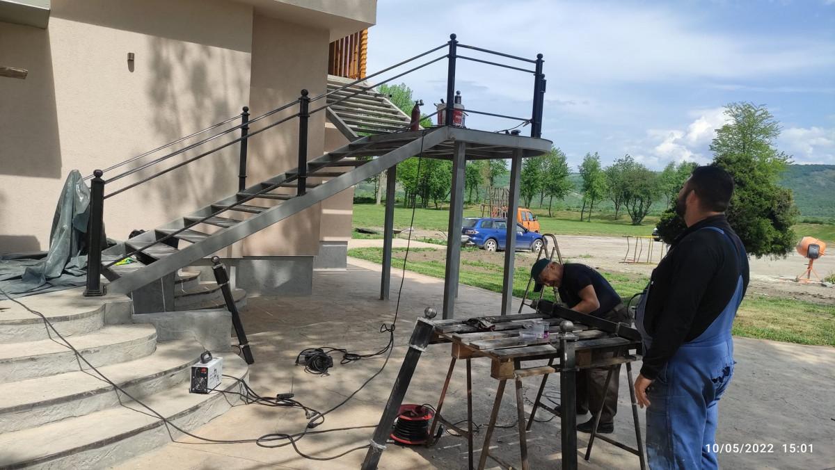 324090960_1096064605123551_1658917457635693247_n