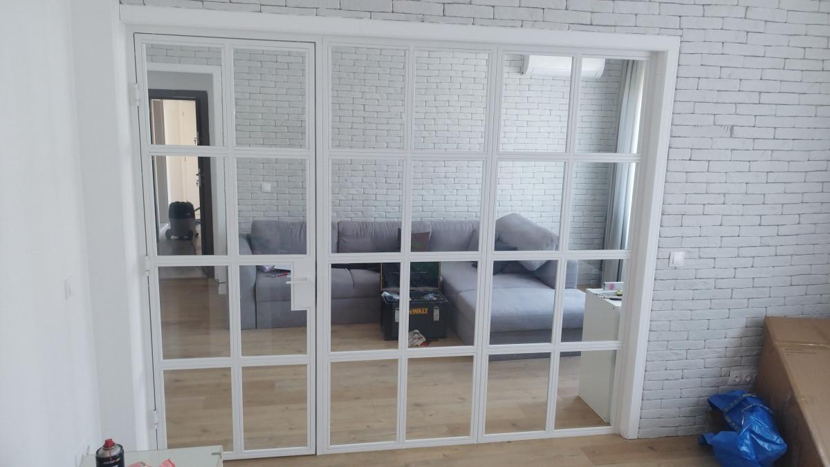 Преградна стена с врата