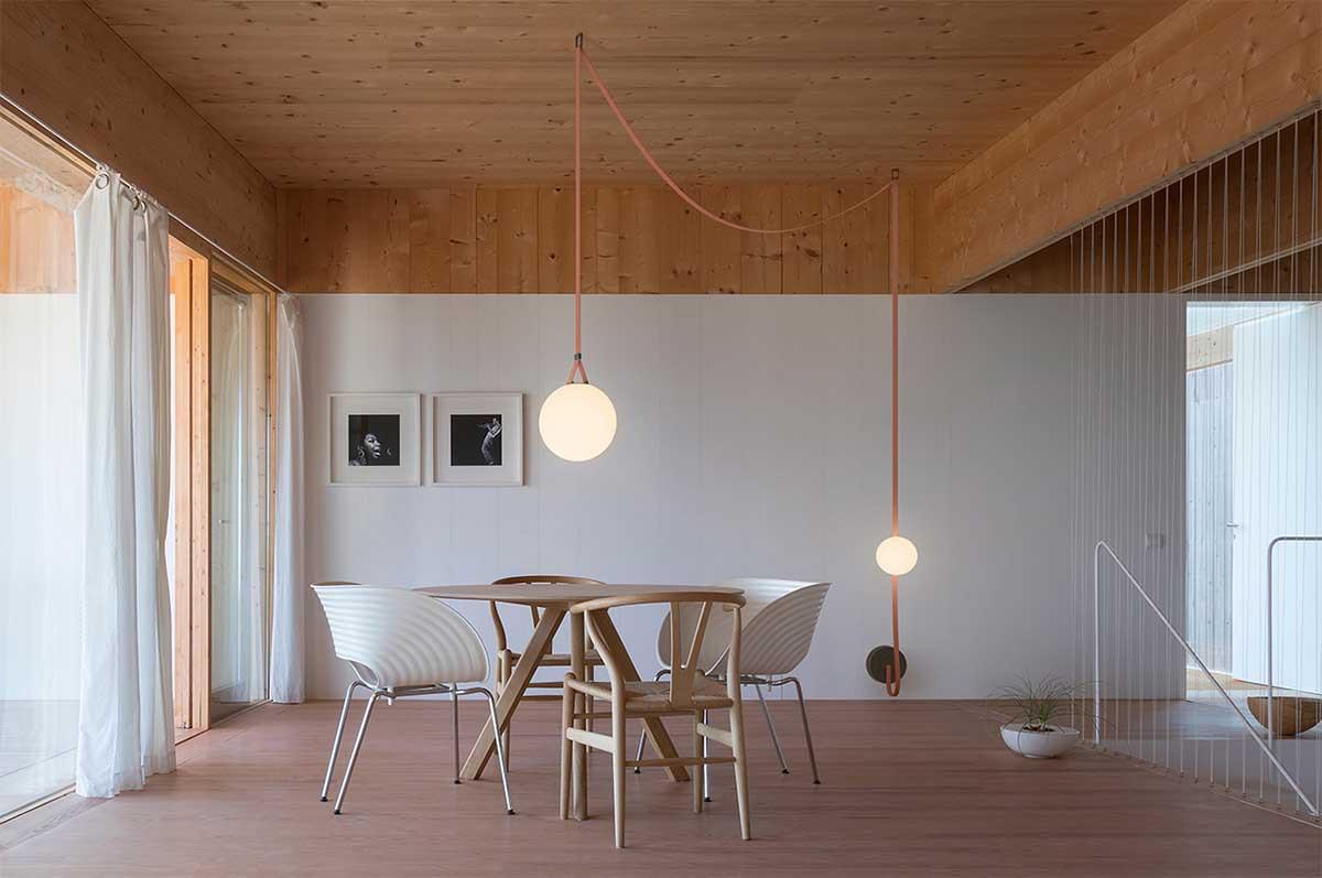 Кухня и трапезария: Ярко и функционално осветление