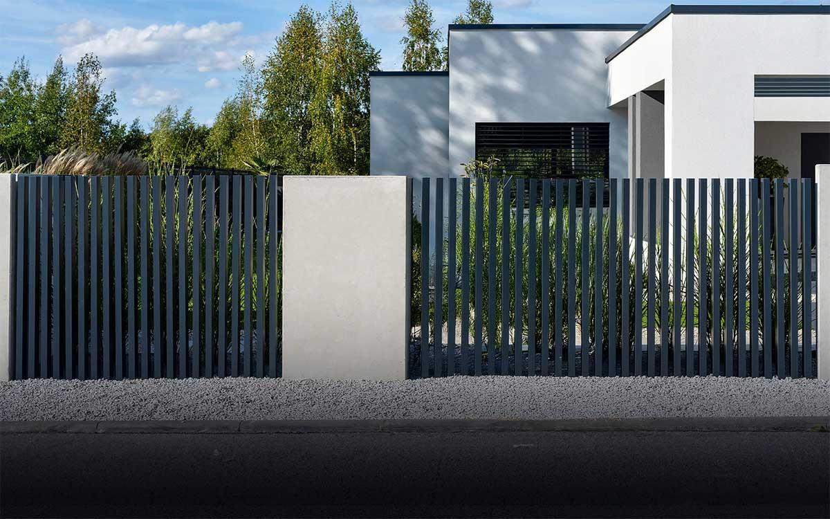 Умни огради и врати – как технологиите правят дома ни по-безопасен и удобен?