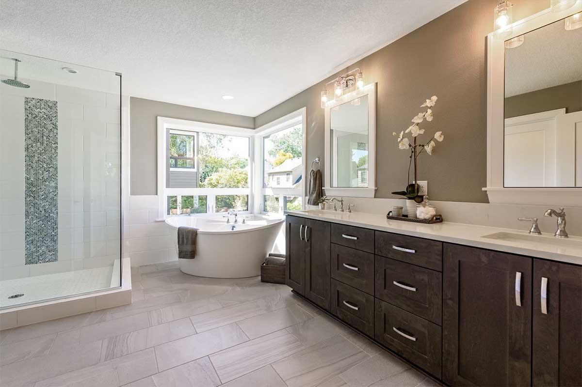 Спалня и баня: Създаване на комфорт и функционалност