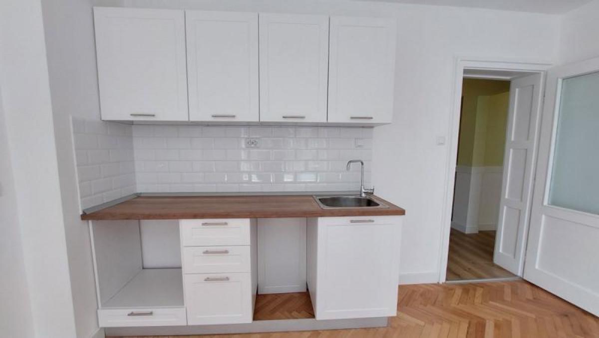 Изработка и монтаж на кухня по поръчка