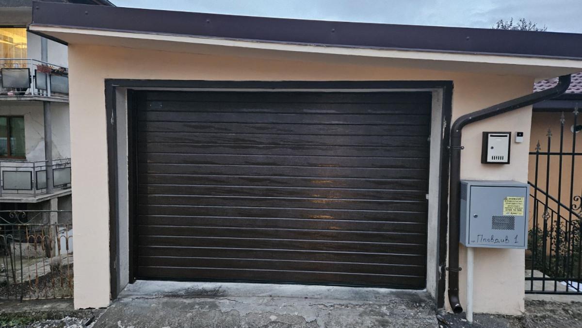 Секционна врата