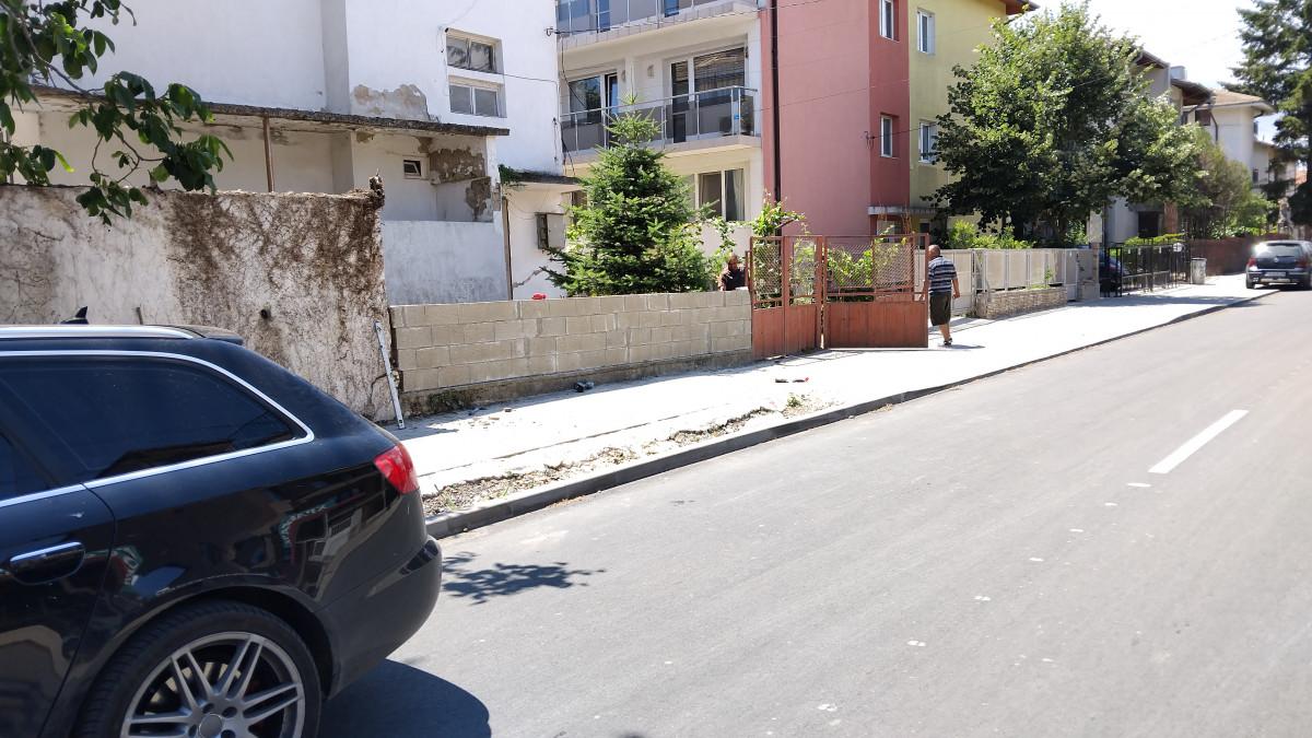 IMG-2d512cfbbe057afb1f87a2b46f7a855b-V