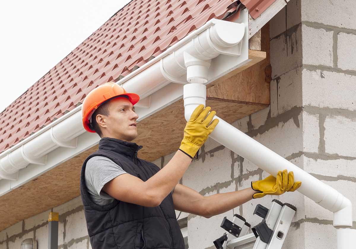 Проверете и обезопасете външните елементи