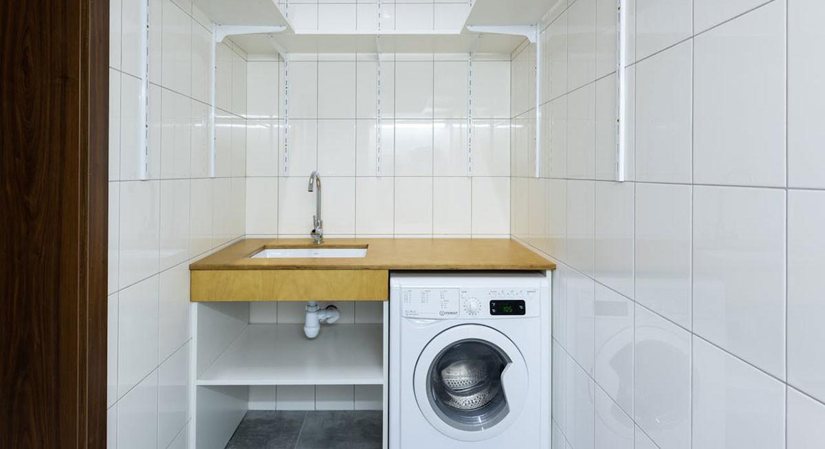 Как да скриеш бойлера, пералнята или тръбите с малко пари и много вкус