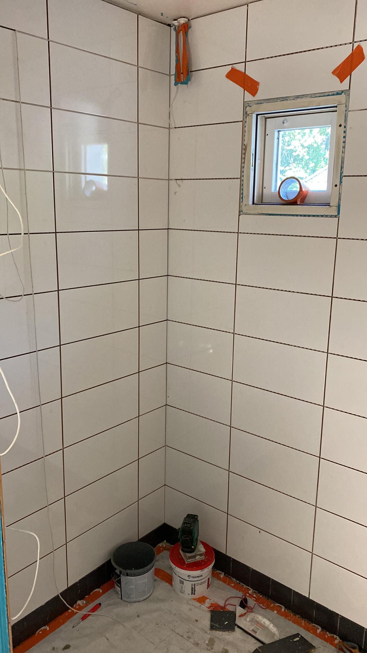 A8D4996C-5AD4-4284-948C-9A00EC84596B