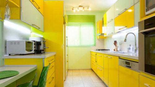 Идеи за слънчева жълта кухня