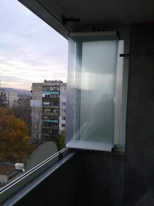 Система безпрофилно остъкляване на балкон