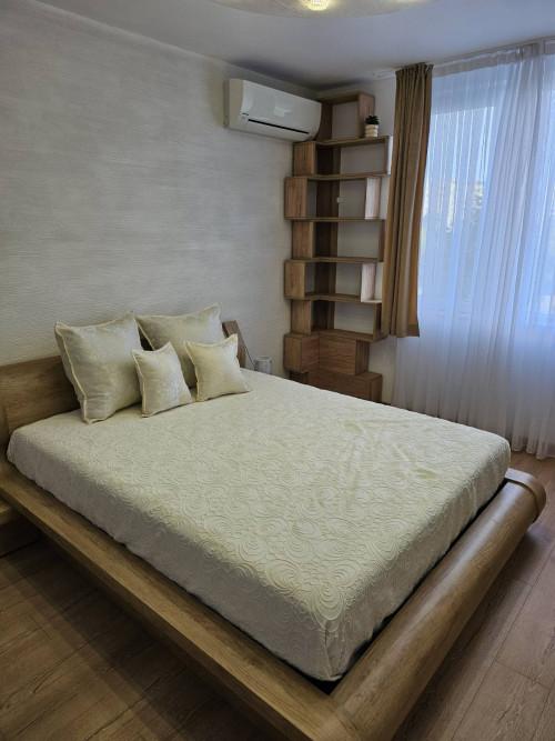 Секция за книги по желание на клиента.