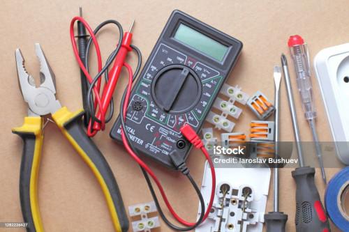 Electrik tools istockphoto-1282226427-1024x1024