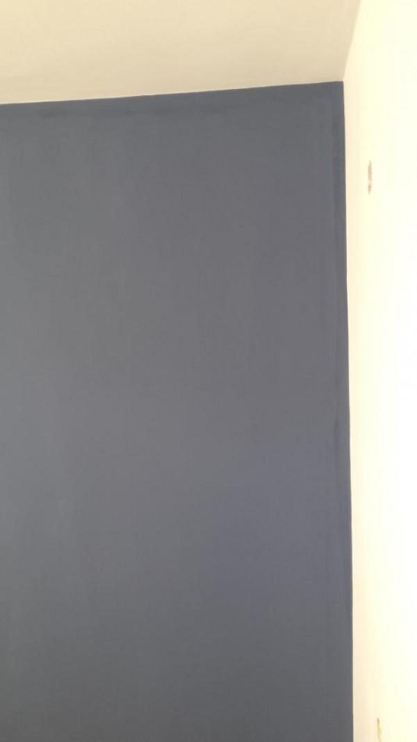 стена за поправка (вижда се по-тъмна рамка от отсичането)