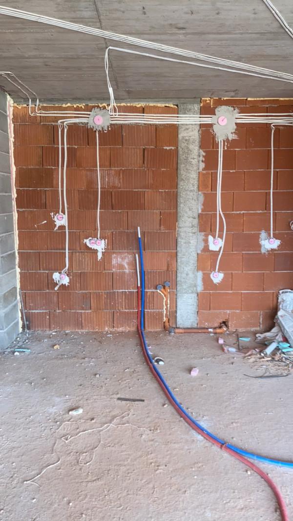 DC960E62-8EEB-42F3-B62E-FDF8F9F3030D