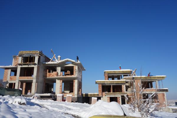 в груб строеж