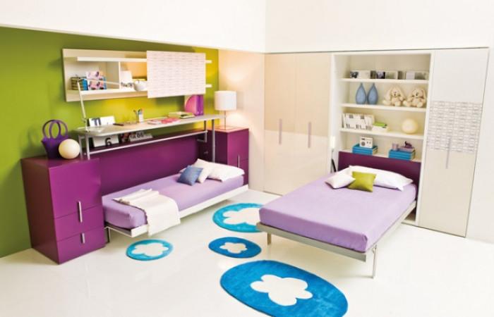 Детска стая с цветна поляна