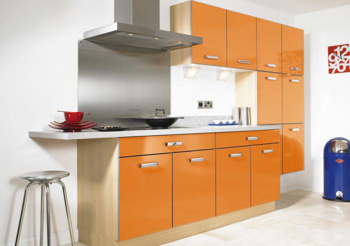 Кухненският модул в оранжево ще създаде усещане за топлина и комфорт