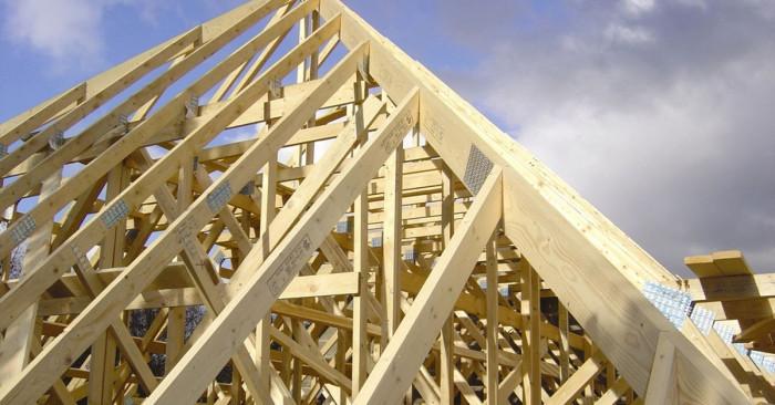 Как се прави дървена конструкция за покрив?