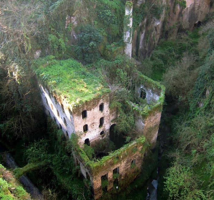 Изоставената воденица в Италия