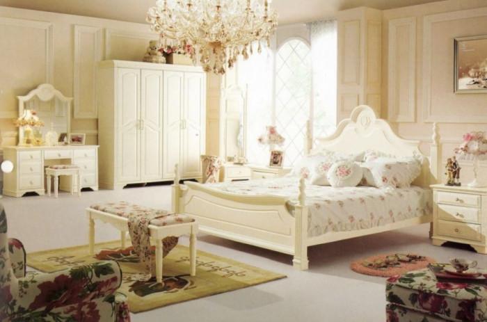 Флорално нашествие в класическата спалня