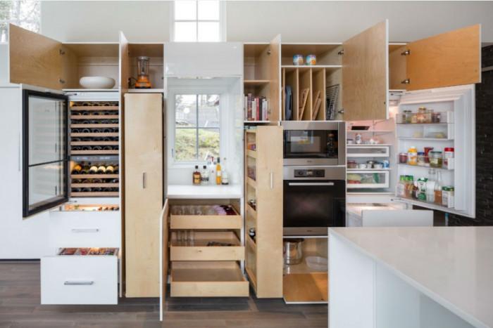 Вертикалните чекмеджета превземат кухненското пространство